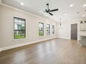 305  Sunset Lane  104, Fort Worth Texas 76114