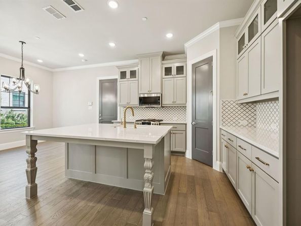 305  Sunset Lane  104, Fort Worth Texas 76114