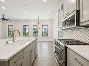 305  Sunset Lane  104, Fort Worth Texas 76114