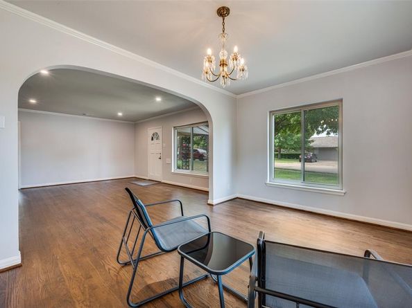 1342  Michigan Avenue , Dallas Texas 75216