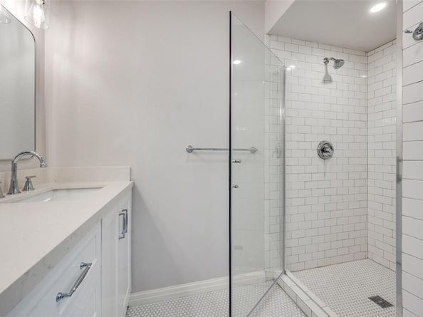 1342  Michigan Avenue , Dallas Texas 75216