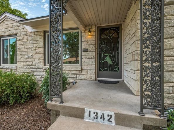 1342  Michigan Avenue , Dallas Texas 75216