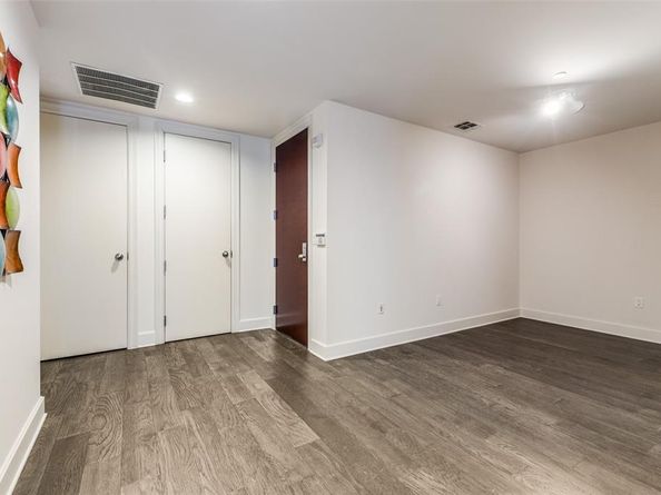 1505  Elm Street  204, Dallas Texas 75201