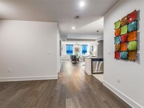 1505  Elm Street  204, Dallas Texas 75201