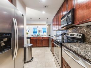 1505  Elm Street  204, Dallas Texas 75201