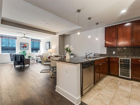 1505  Elm Street  204, Dallas Texas 75201
