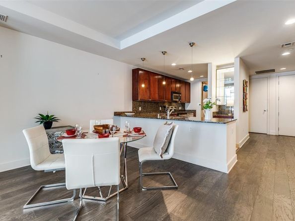 1505  Elm Street  204, Dallas Texas 75201