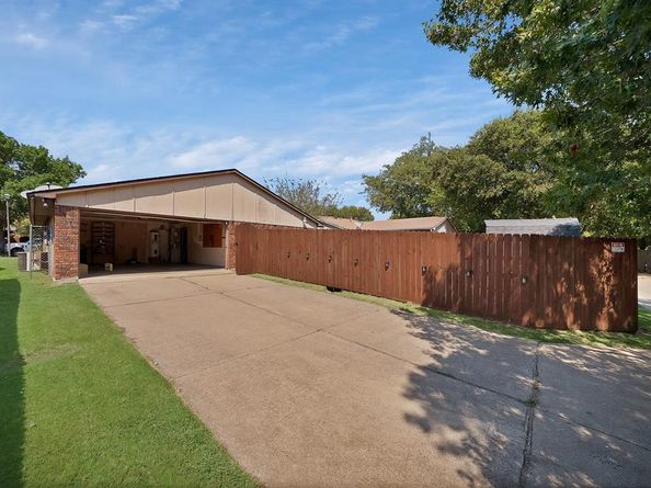 7334  Cloverglen  , Dallas Texas 75249