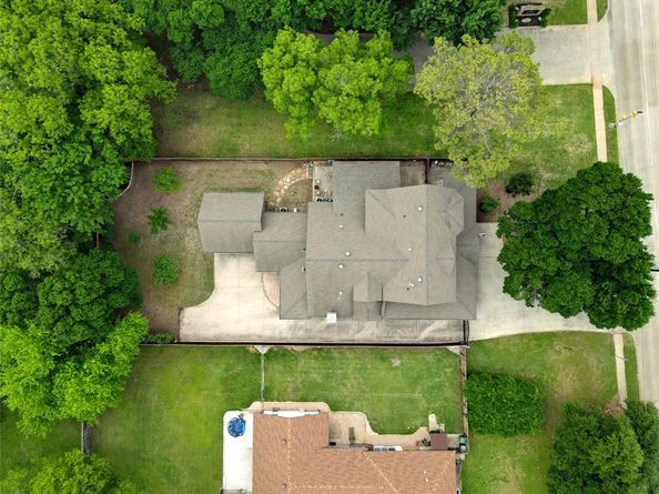 613  Ball Street , Grapevine Texas 76051