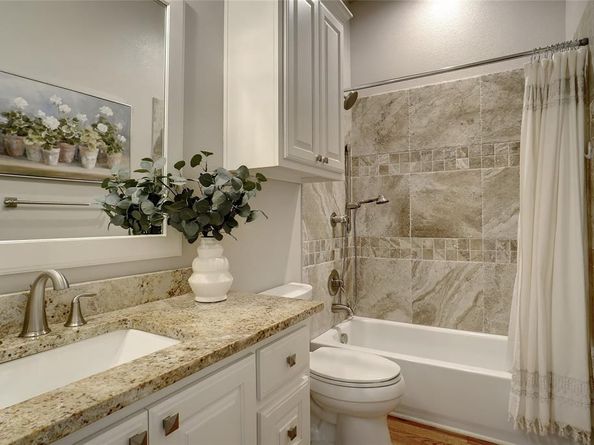 613  Ball Street , Grapevine Texas 76051