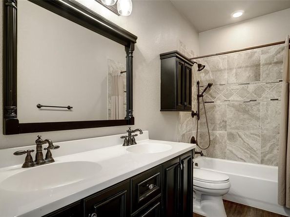 613  Ball Street , Grapevine Texas 76051
