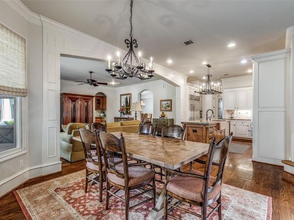 6453  Tulip Lane , Dallas Texas 75230