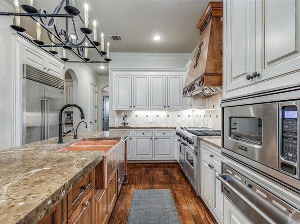 6453  Tulip Lane , Dallas Texas 75230