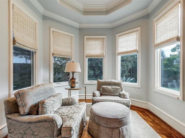 6453  Tulip Lane , Dallas Texas 75230