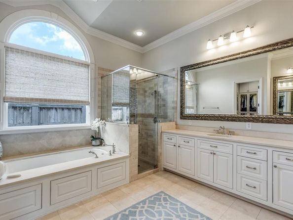 6453  Tulip Lane , Dallas Texas 75230
