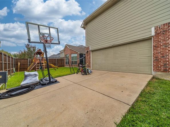 510  Basswood Trail , Garland Texas 75040