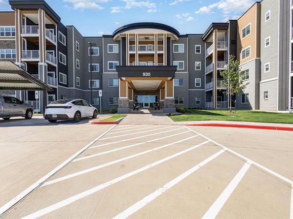 930  Stockton Drive  206, Allen Texas 75013