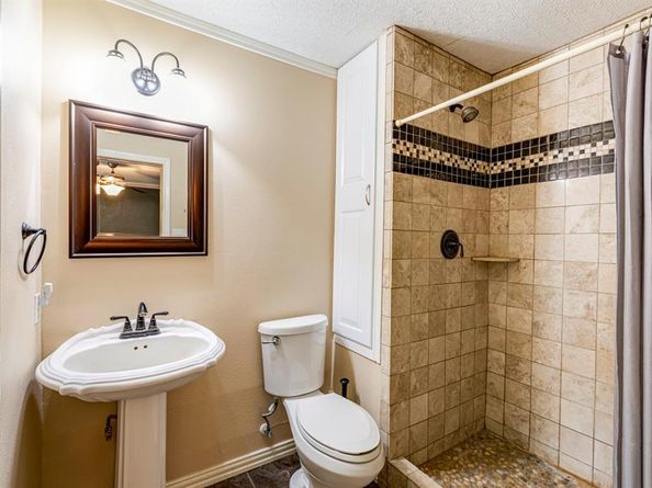 4613  Redwood Drive , Garland Texas 75043