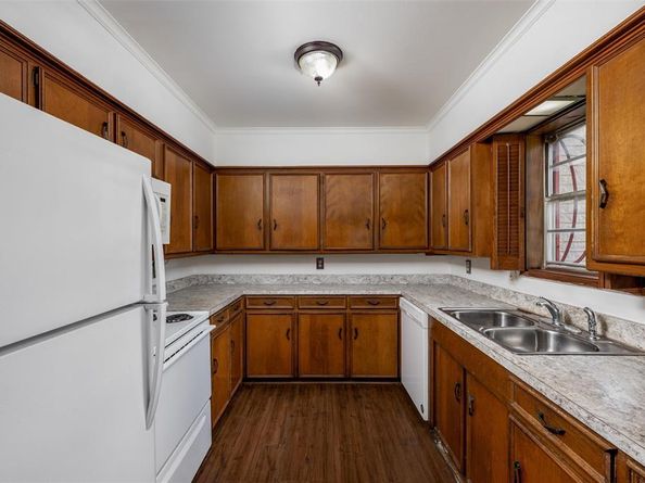 13328  Southview Lane  , Dallas Texas 75240