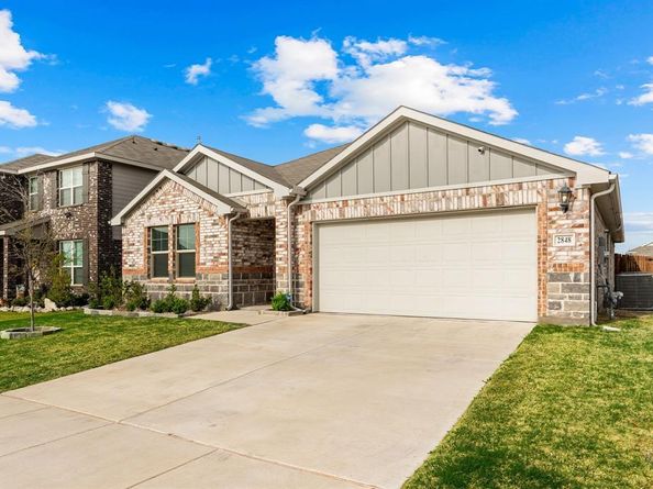 2848  Fox Trail Lane , Fort Worth Texas 76108
