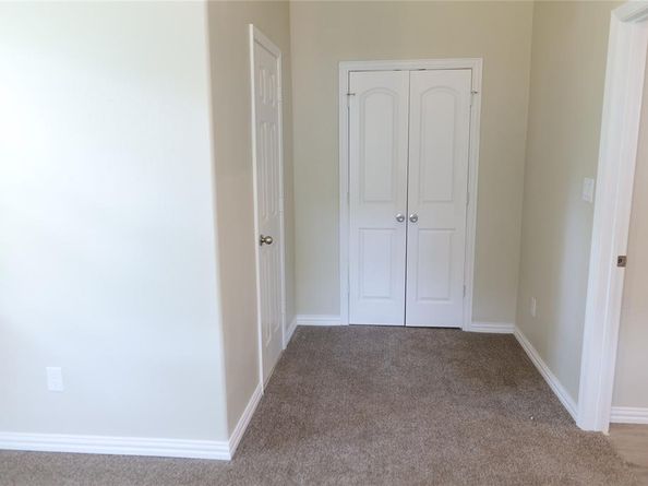 1037 E Cantey Street , Fort Worth Texas 76104