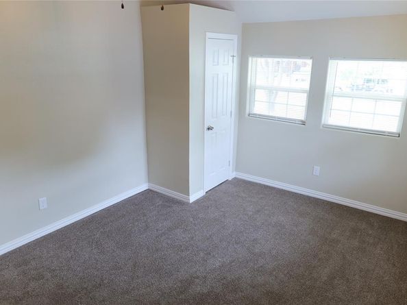 1037 E Cantey Street , Fort Worth Texas 76104