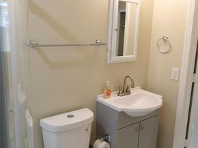 1037 E Cantey Street , Fort Worth Texas 76104