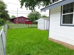 1037 E Cantey Street , Fort Worth Texas 76104