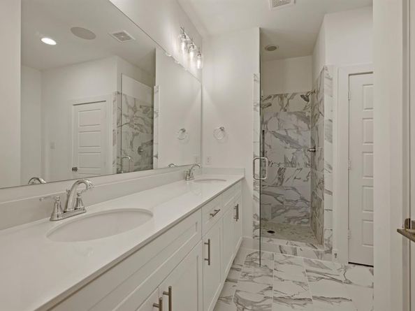 1733 W Cantey Street , Fort Worth Texas 76110