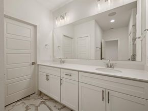 1733 W Cantey Street , Fort Worth Texas 76110