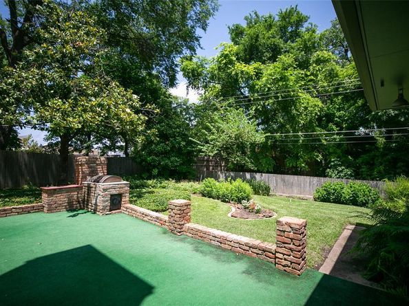 10210 E Lake Highlands  , Dallas Texas 75218