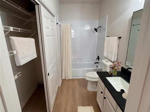 4800 W Lovers Lane  212, Dallas Texas 75209