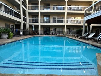 4800 W Lovers Lane 