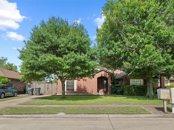 734  Lemons Street , Cedar Hill Texas 75104