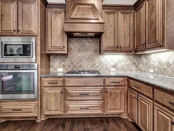 2305  Kemerton  , Plano Texas 75025