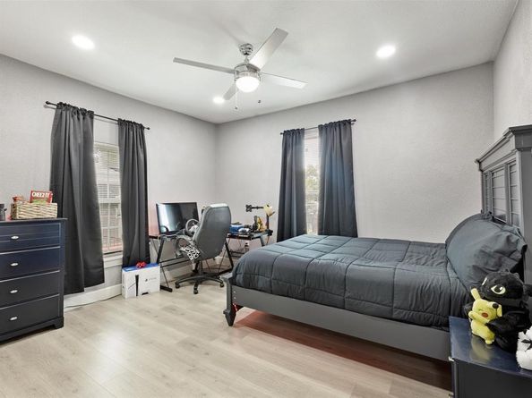 3708  Colonial Avenue , Dallas Texas 75215
