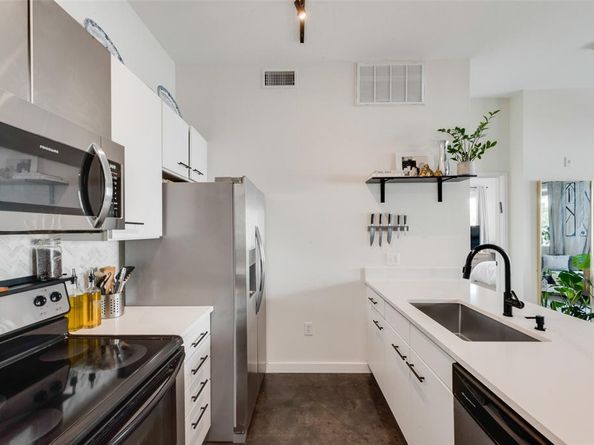 3025  Bryan Street  1F, Dallas Texas 75204