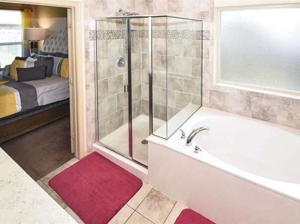 1077  Meadow Scape Drive , Fort Worth Texas 76028