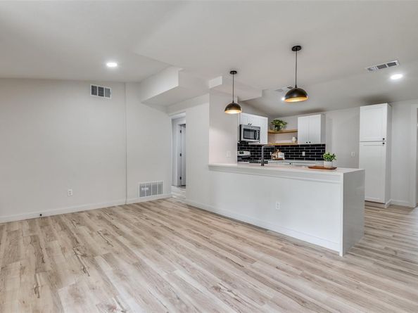 122  Wallace Drive , Garland Texas 75041