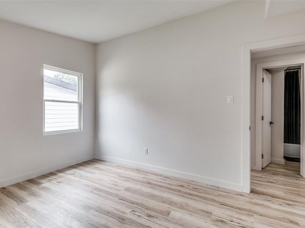122  Wallace Drive , Garland Texas 75041