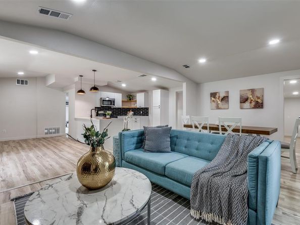 122  Wallace Drive , Garland Texas 75041