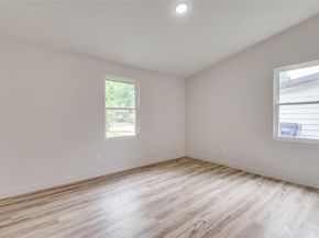 122  Wallace Drive , Garland Texas 75041