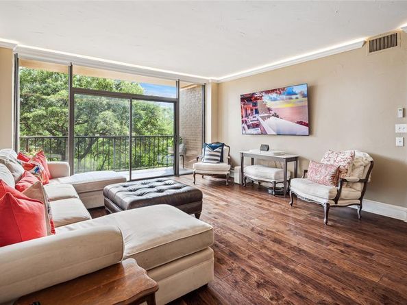 5200  Keller Springs Road  330, Dallas Texas 75248