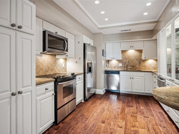 5200  Keller Springs Road  330, Dallas Texas 75248