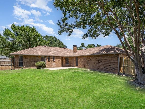 1602  Walker Drive , Carrollton Texas 75007