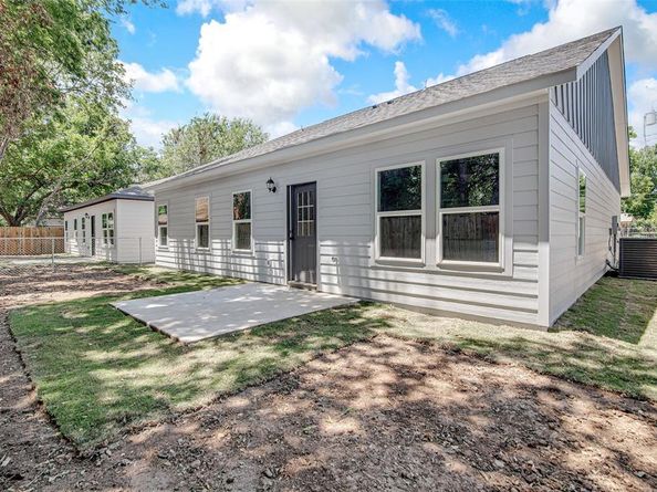 2513  Birdell Court , Fort Worth Texas 76105