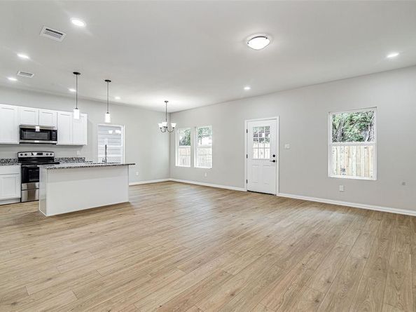 2513  Birdell Court , Fort Worth Texas 76105