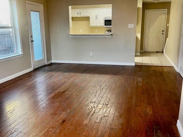 3721  Avenue K  , Fort Worth Texas 76105