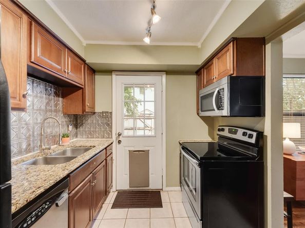 4930 N Hall Street  B, Dallas Texas 75235