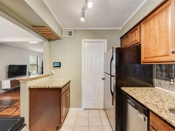 4930 N Hall Street  B, Dallas Texas 75235